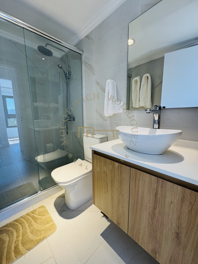 Apartamento ID.3333 - Alquiler anual de apartamento de 1 dormitorio. Punta del Este. 