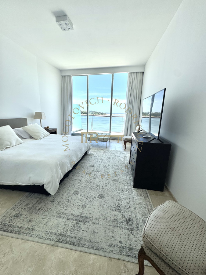 Apartamento ID.4088 - Delamar Pent House en venta con piscina y parrilla propia. La Barra. 