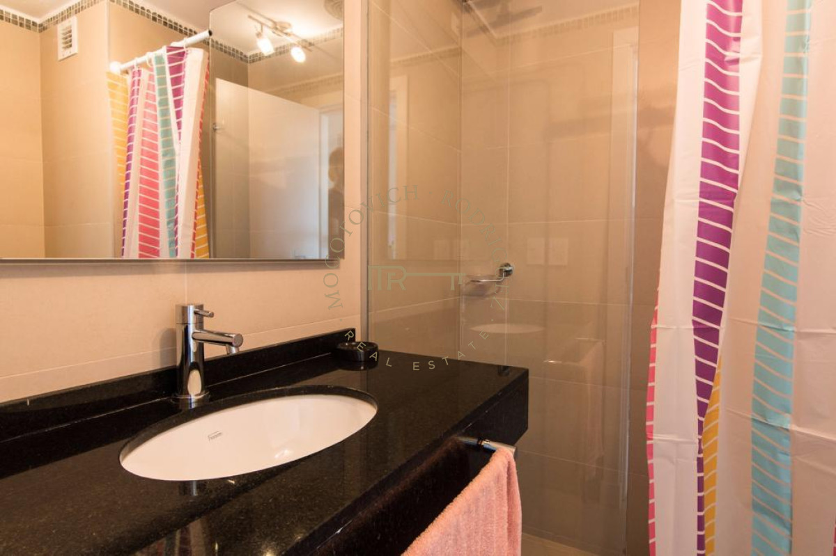 Apartamento ID.73 - Apartamento en venta 2 dormitorios. Chronos- Playa Brava. Punta del Este.