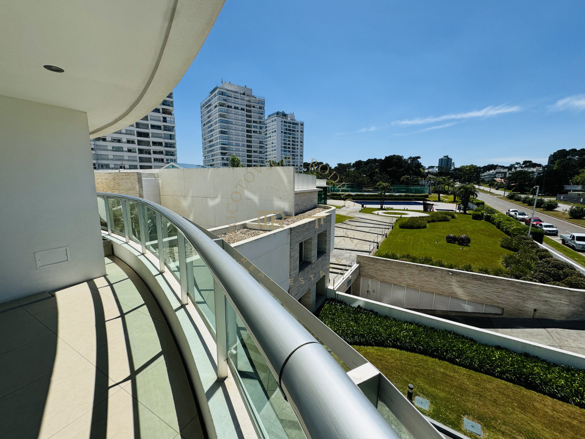 Apartamento ID.2635 - En venta. Apartamento en Torre Aquarela. 2 Dormitorios y dep. de servicio. 