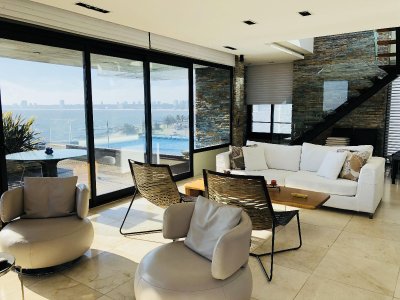 Puerto, exclusivo apartamento en venta 4 dormitorios, piscina. Punta del Este.