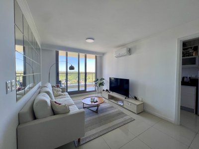 Apartamento de 2 dormitorios con servicio de playa. Place Lafayette Playa mansa Punta del Este.