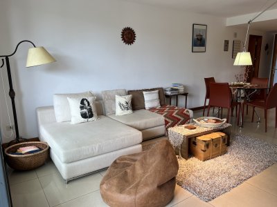 Apartamento en alquiler temporal.- Tressesenta, dos dormitorios.-