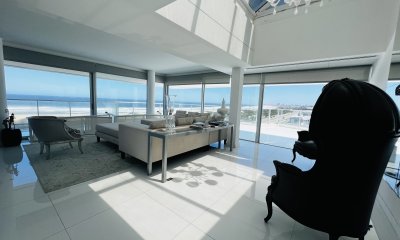 Exclusivo apartamento en venta  de categoría con 4 suites. Vista al mar