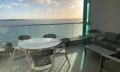 Apartamento en venta sobre playa mansa de 3 dormitorios