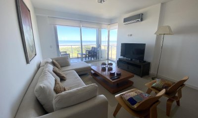 Apartamento en aquiler temporal, pent house con parrillero 3 dormitorios- Playa Brava
