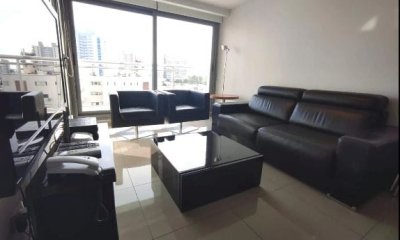 ONIX, APARTAMENTO EN VENTA.   Edificio con servicios de excelente nivel, con muy buena ubicación . Apartamento de un dormitorio y medio, un baños, y t