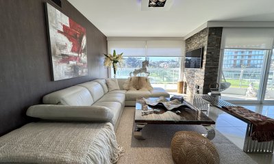 Aquarela Apartamento en venta 2 dormitorios en suite y dependencia de servicio