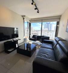 ONIX, APARTAMENTO EN VENTA.   Edificio con servicios de excelente nivel, con muy buena ubicación . Apartamento de un dormitorio y medio, un baños, y t