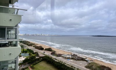 Apartamento en venta de 3 dormitorios con vista al mar