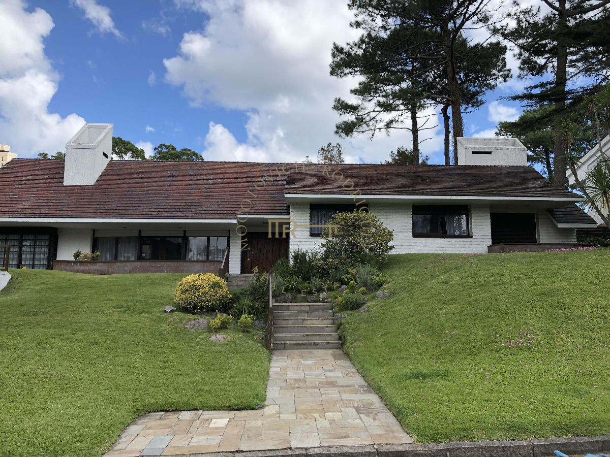 Casa ID.123 - Casa  en venta - Cantegril- Punta del Este. 5 dormitorios