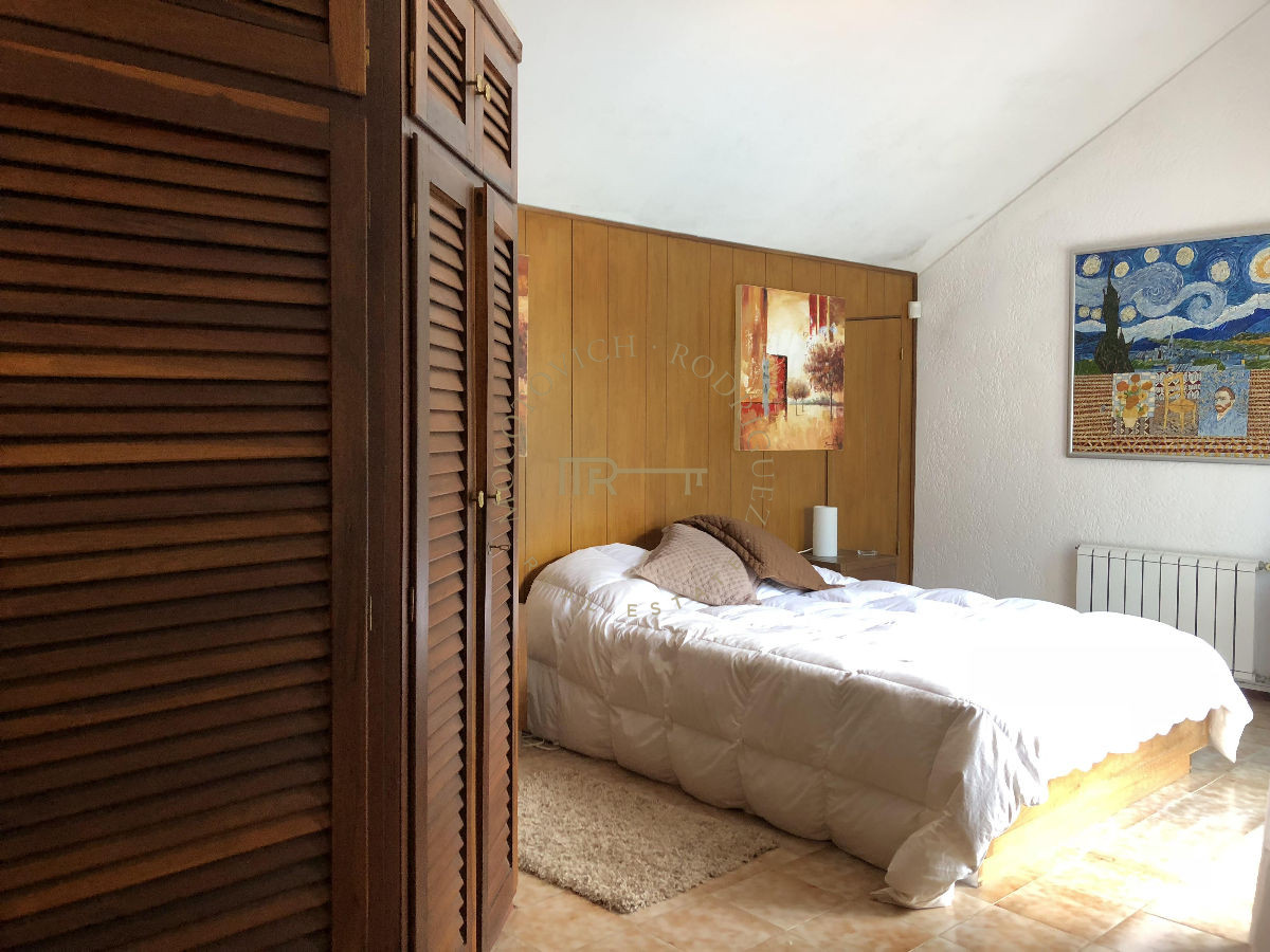 Casa ID.123 - Casa  en venta - Cantegril- Punta del Este. 5 dormitorios