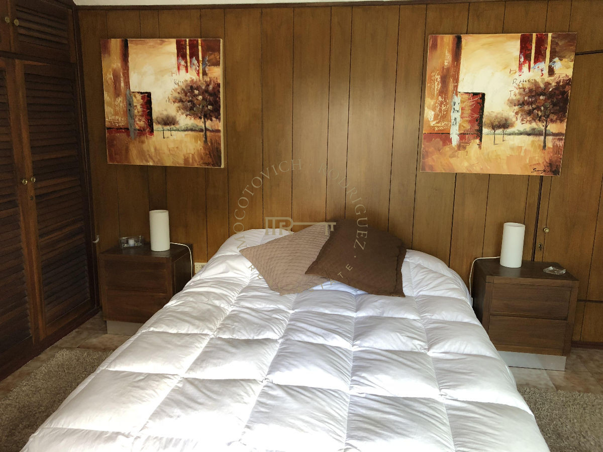 Casa ID.123 - Casa  en venta - Cantegril- Punta del Este. 5 dormitorios
