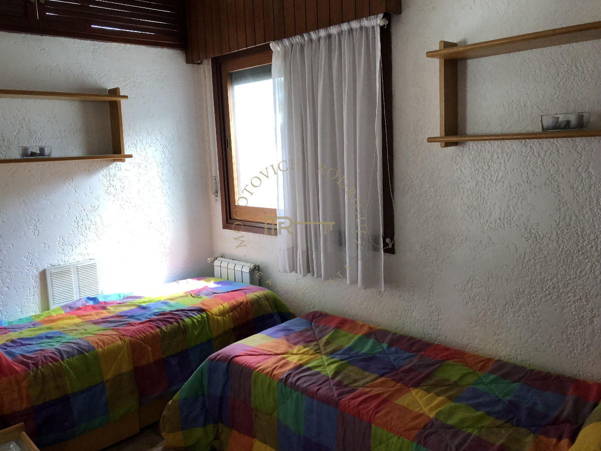 Casa ID.123 - Casa  en venta - Cantegril- Punta del Este. 5 dormitorios