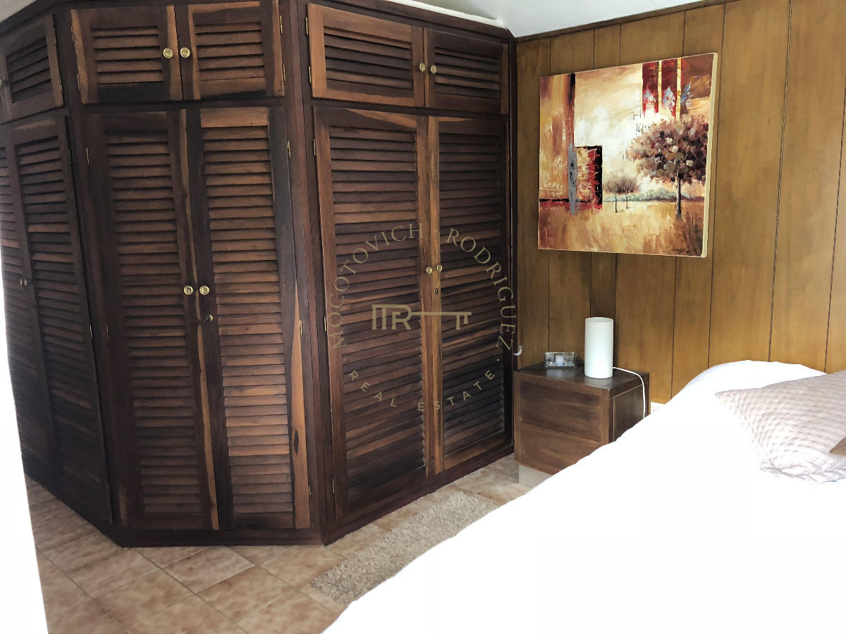 Casa ID.123 - Casa  en venta - Cantegril- Punta del Este. 5 dormitorios