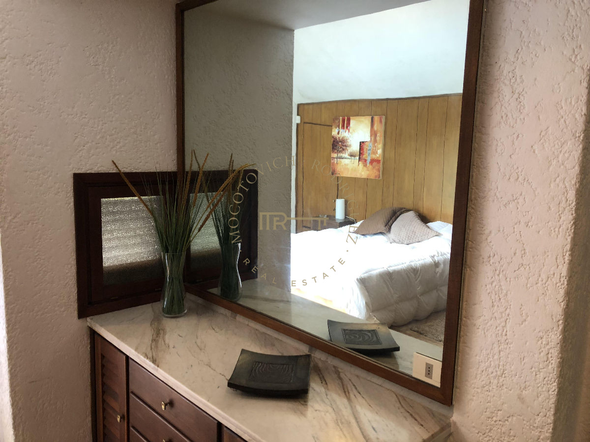 Casa ID.123 - Casa  en venta - Cantegril- Punta del Este. 5 dormitorios