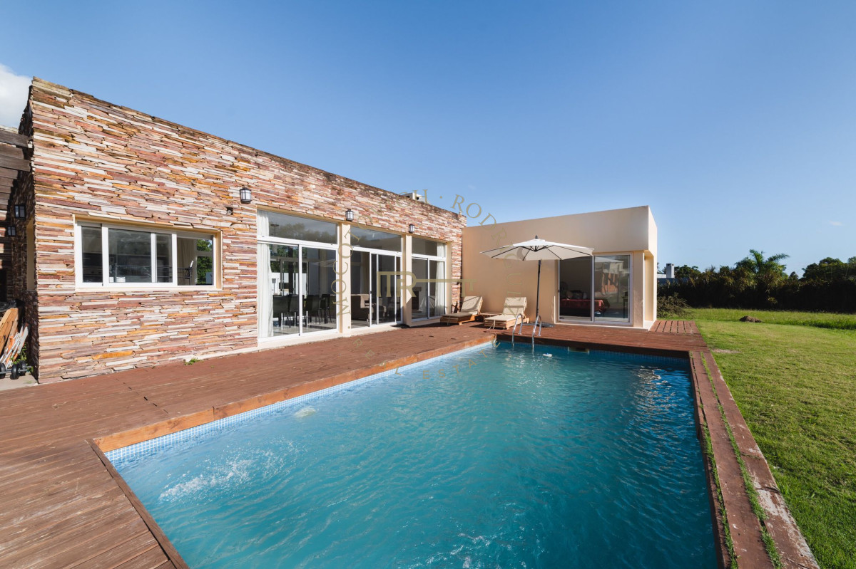 Casa ID.1391 - Alquiler hermosa casa 3 dormitorios 3 baños piscina parrillero 