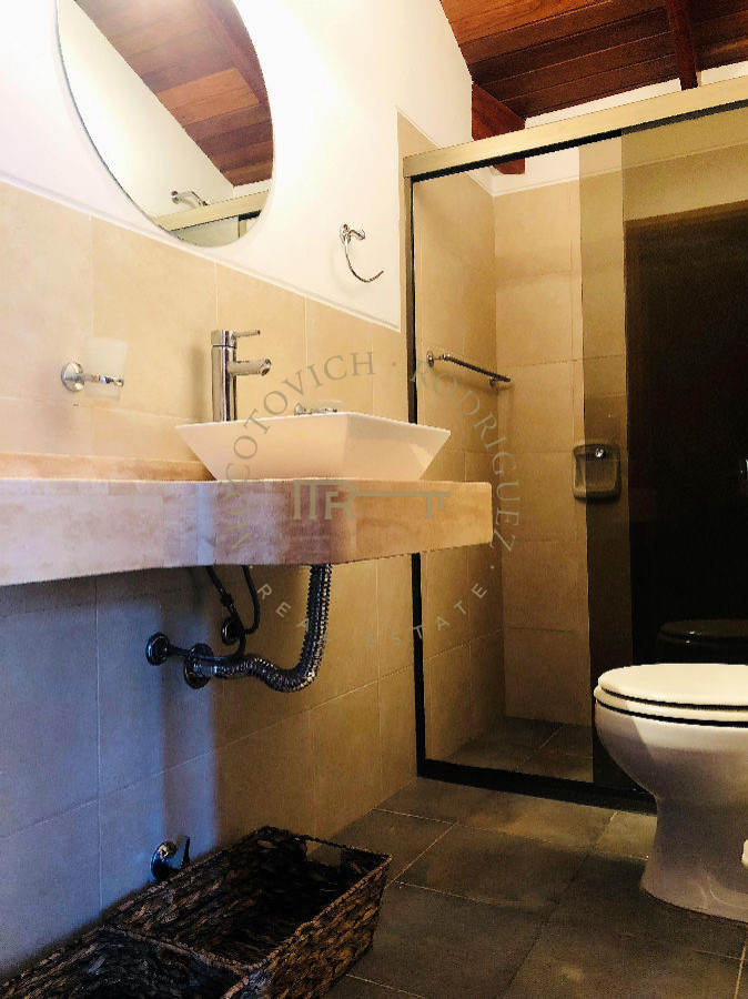 Casa ID.209 - Casa en venta 4 dormitorios. Piscina . Paradas - Playa Mansa.