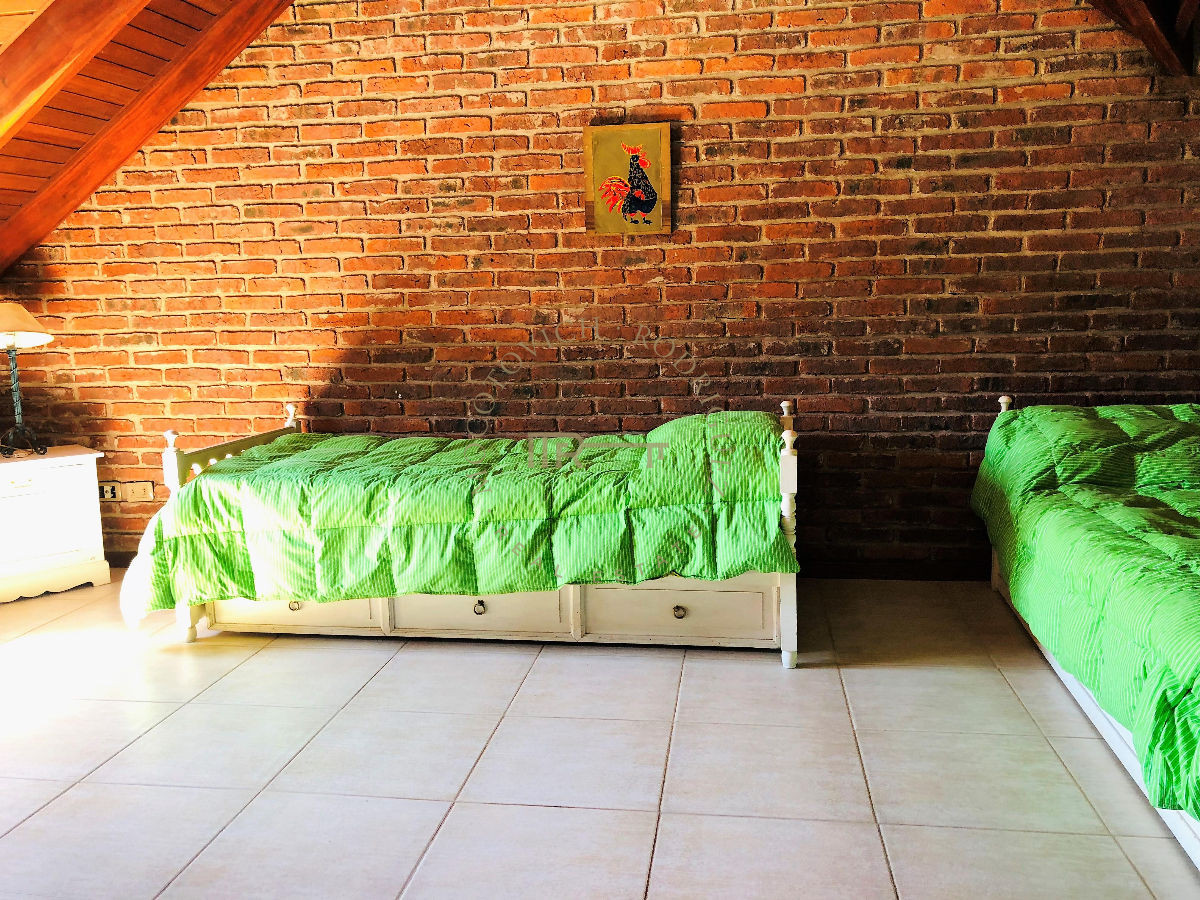 Casa ID.209 - Casa en venta 4 dormitorios. Piscina . Paradas - Playa Mansa.