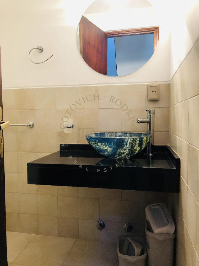 Casa ID.209 - Casa en venta 4 dormitorios. Piscina . Paradas - Playa Mansa.