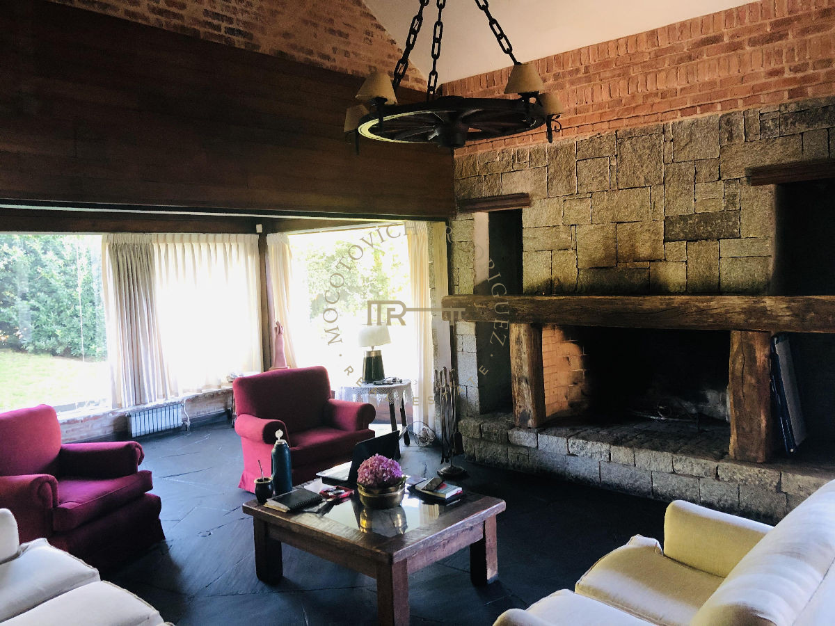 Casa ID.239 - Casa en venta  - Playa Mansa-Punta del Este