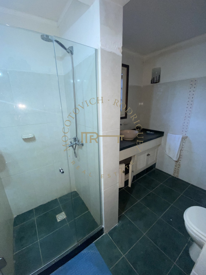 Casa ID.2441 - Casa en venta de 4 dormitorios en Punta del Este 