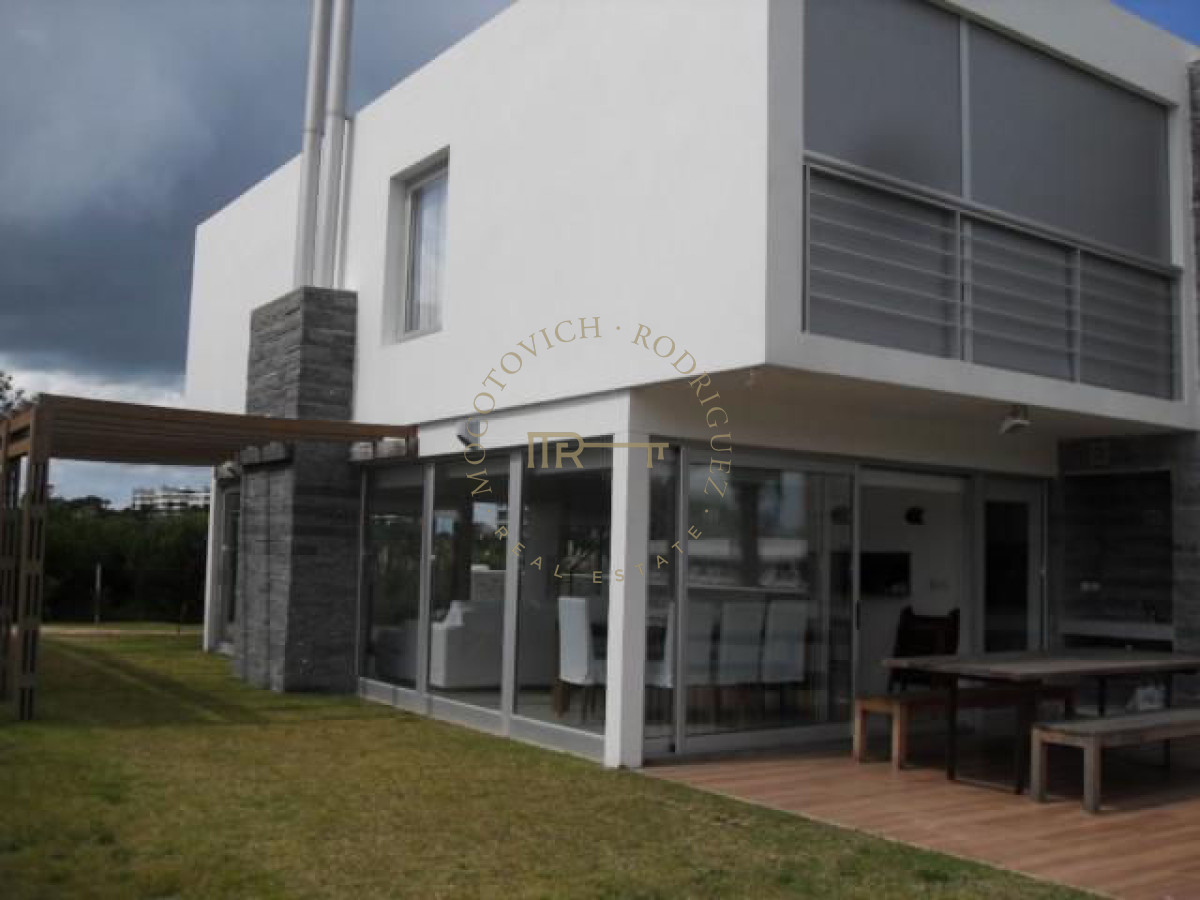 Casa ID.318 - Casa - Playa Brava
