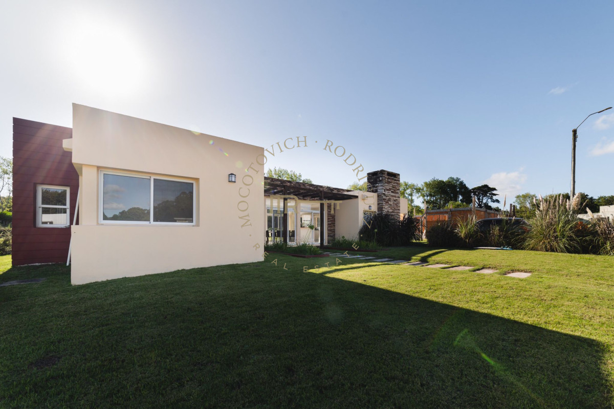 Casa ID.1391 - Alquiler hermosa casa 3 dormitorios 3 baños piscina parrillero 
