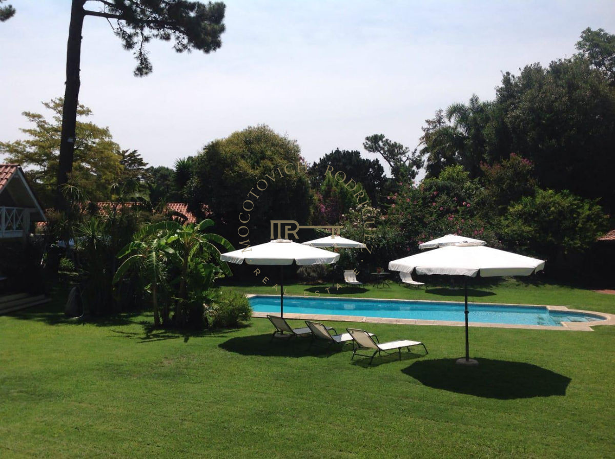 Casa ID.380 - Casa en alquiler temporal con piscina. 4 dormitorios - Paradas- Punta del Este