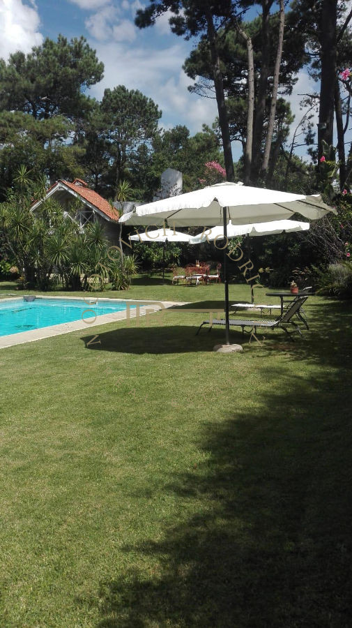 Casa ID.380 - Casa en alquiler temporal con piscina. 4 dormitorios - Paradas- Punta del Este