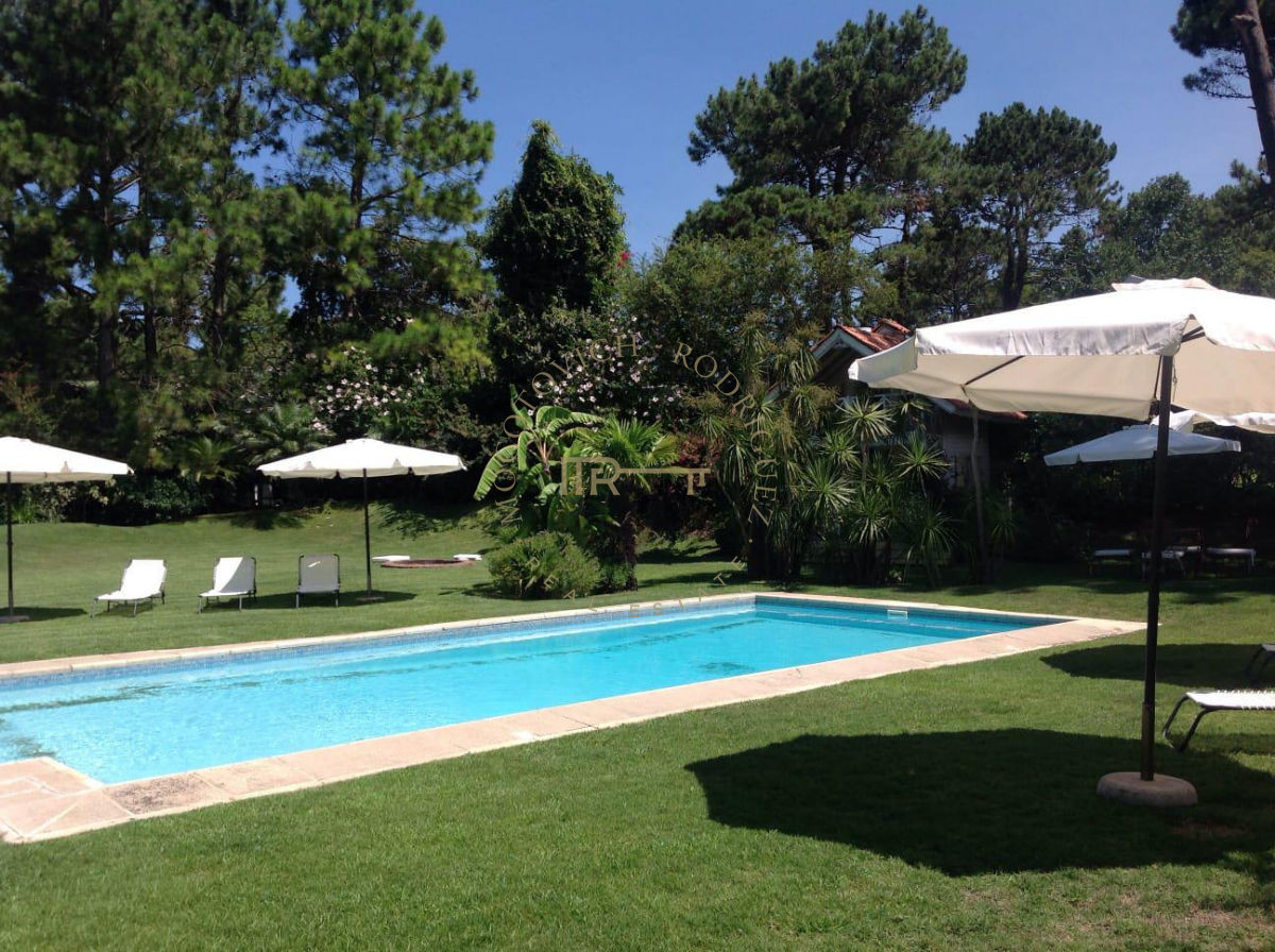 Casa ID.380 - Casa en alquiler temporal con piscina. 4 dormitorios - Paradas- Punta del Este