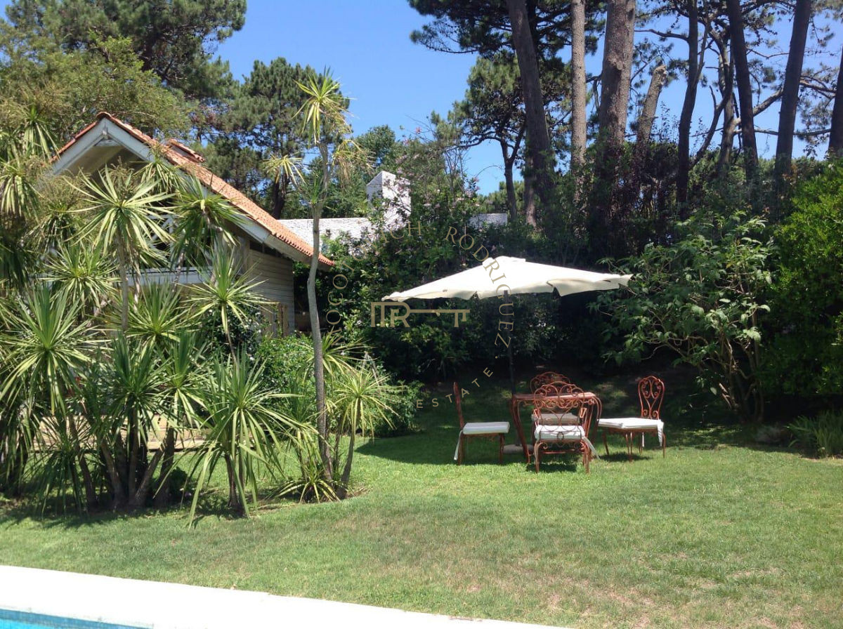 Casa ID.380 - Casa en alquiler temporal con piscina. 4 dormitorios - Paradas- Punta del Este