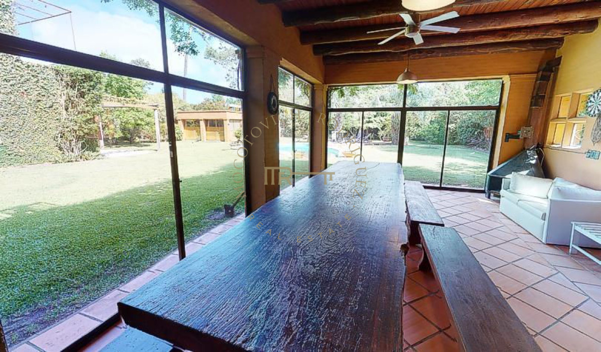 Casa ID.415 - Casa en venta 5 dormitorios  - Barrio cerrado Punta del Este