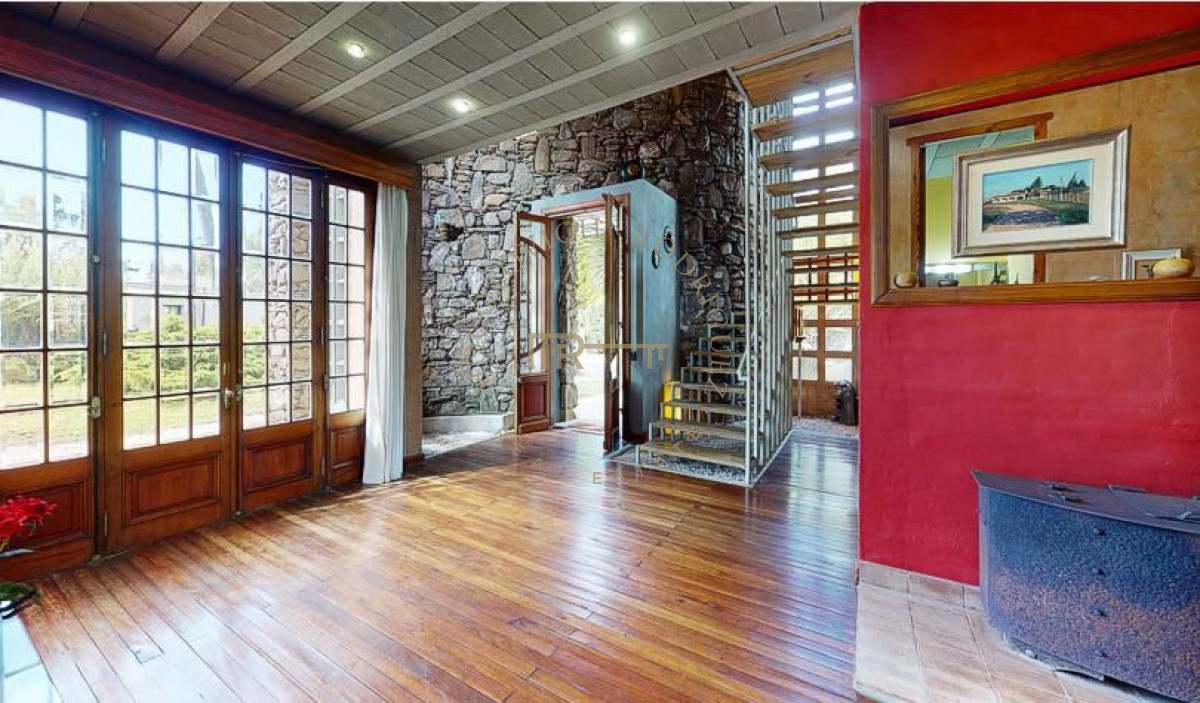 Casa ID.415 - Casa en venta 5 dormitorios  - Barrio cerrado Punta del Este