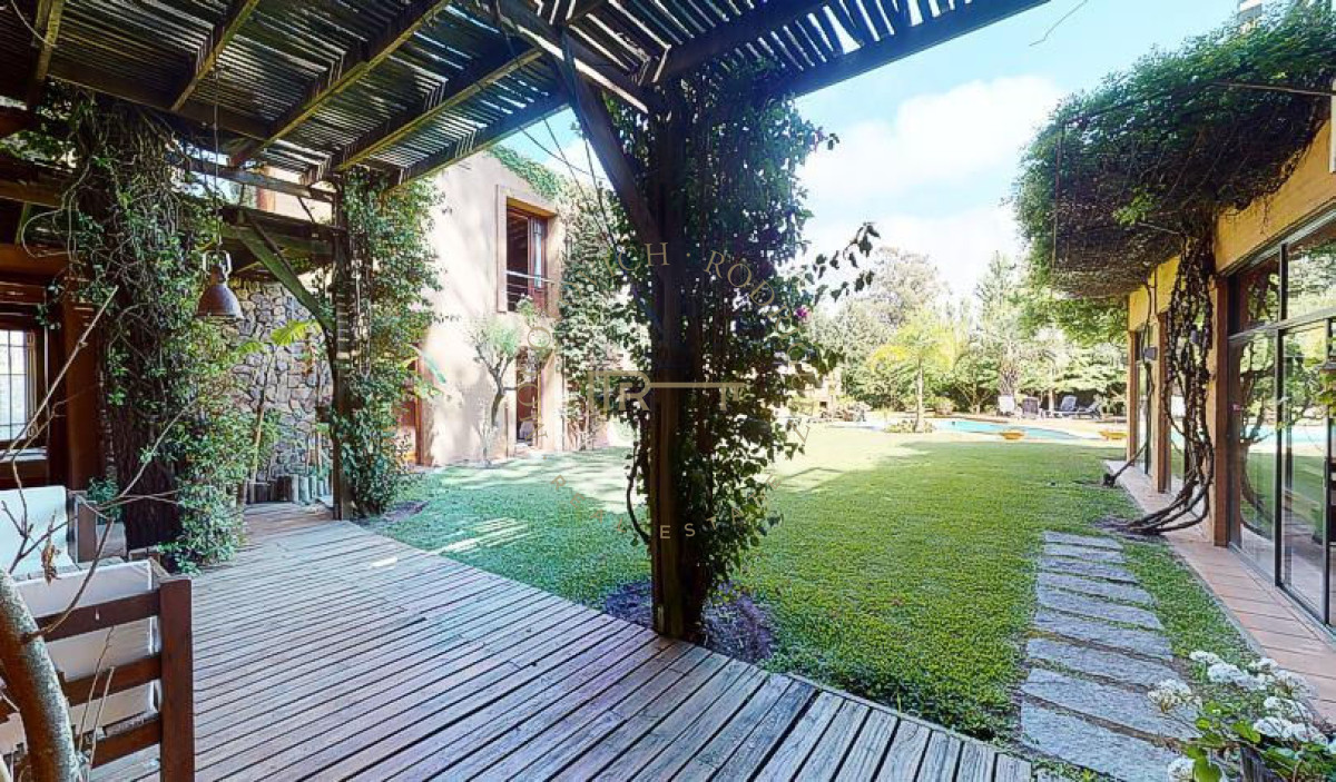Casa ID.415 - Casa en venta 5 dormitorios  - Barrio cerrado Punta del Este