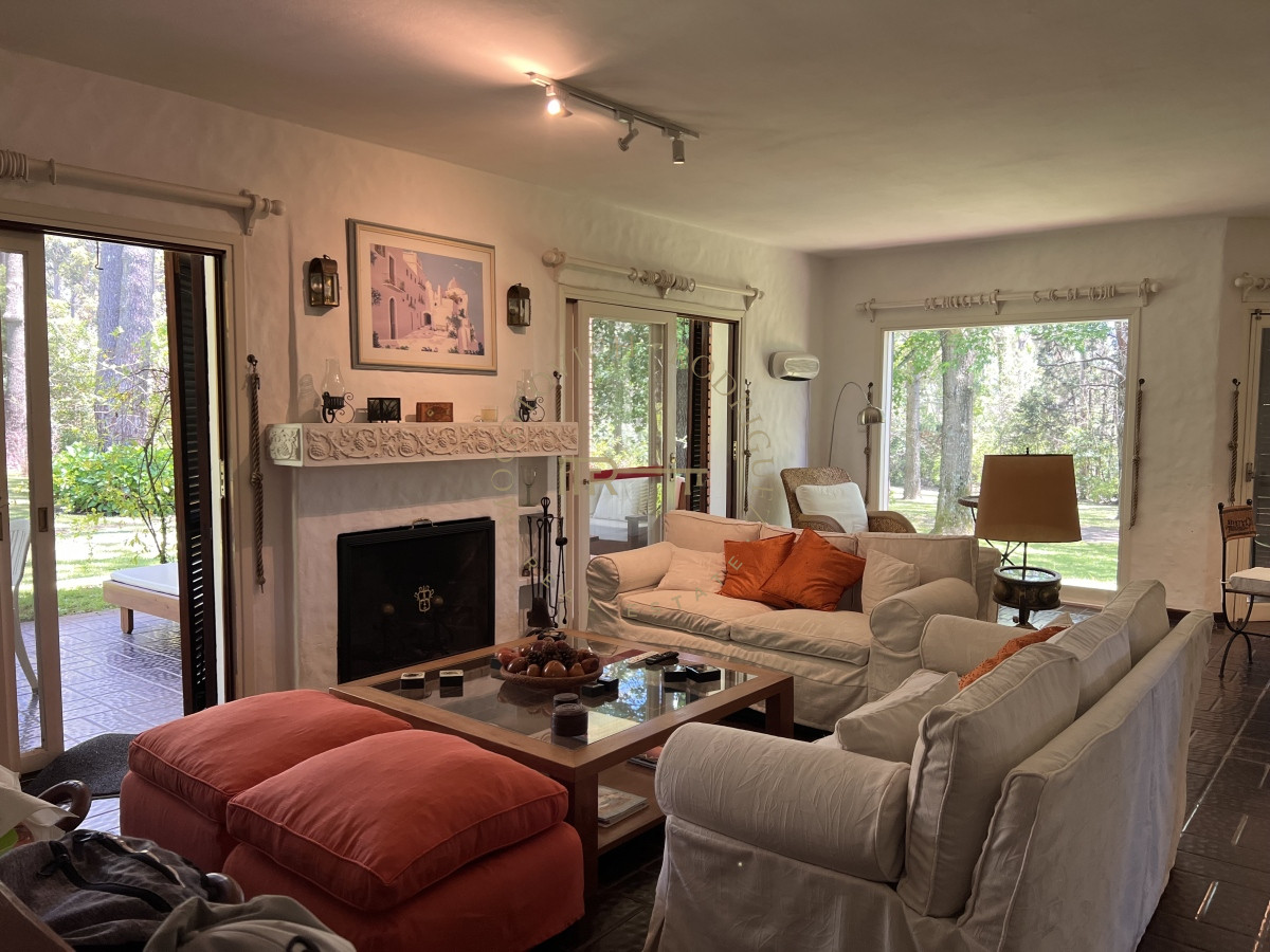 Casa ID.2442 - Casa en alquiler 4 dormitorios Punta del Este 