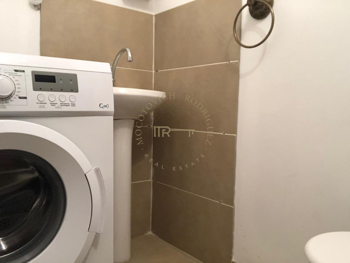 Casa ID.473 - Casa en venta 3 dormitorios 2 baños - Jardines de Cordoba zona colegios. Punta del Este
