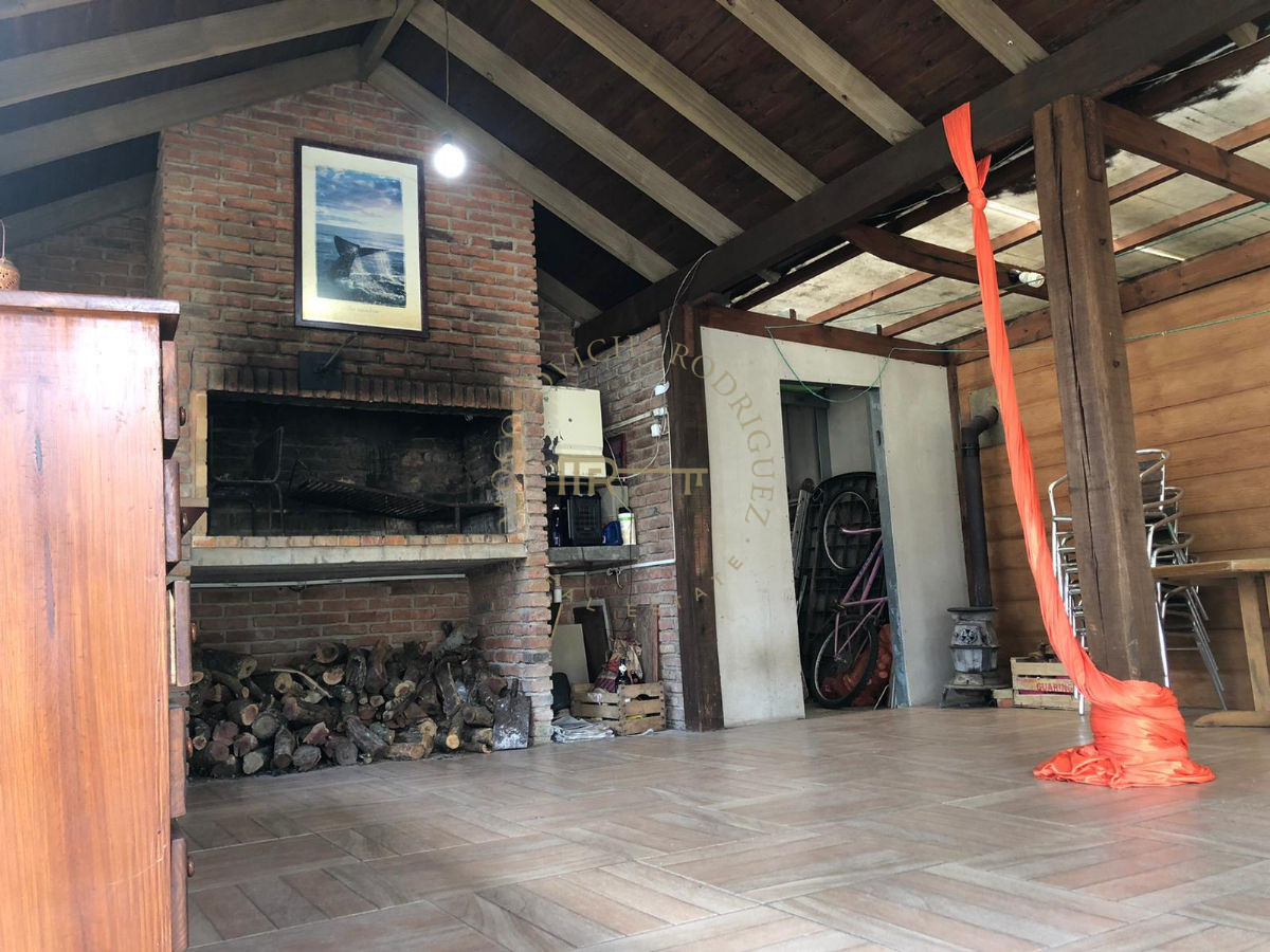 Casa ID.473 - Casa en venta 3 dormitorios 2 baños - Jardines de Cordoba zona colegios. Punta del Este
