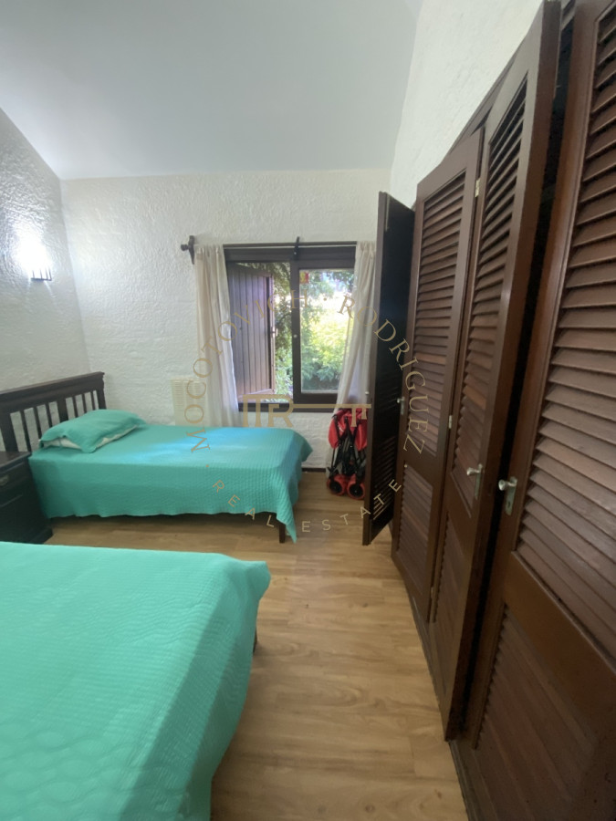 Casa ID.2441 - Casa en venta de 4 dormitorios en Punta del Este 