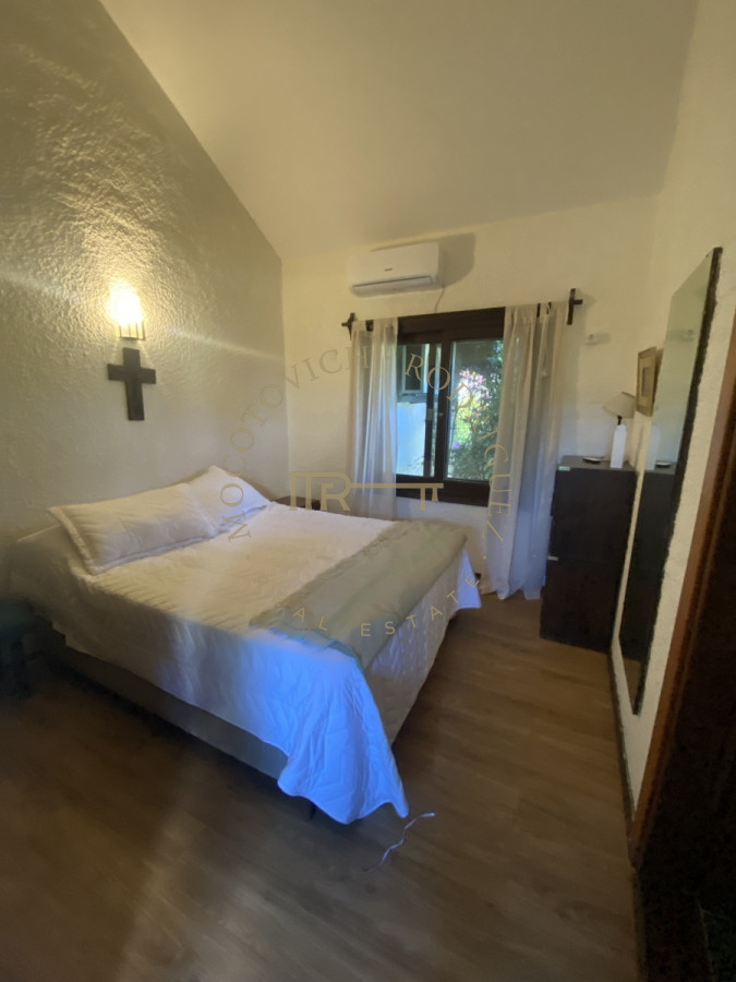 Casa ID.2441 - Casa en venta de 4 dormitorios en Punta del Este 