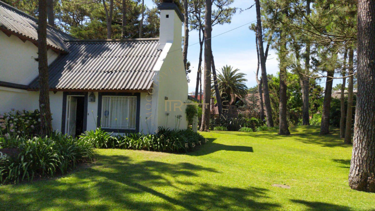 Casa ID.522 - Casa en venta de tres dormitorios Aidy Grill Punta del Este.