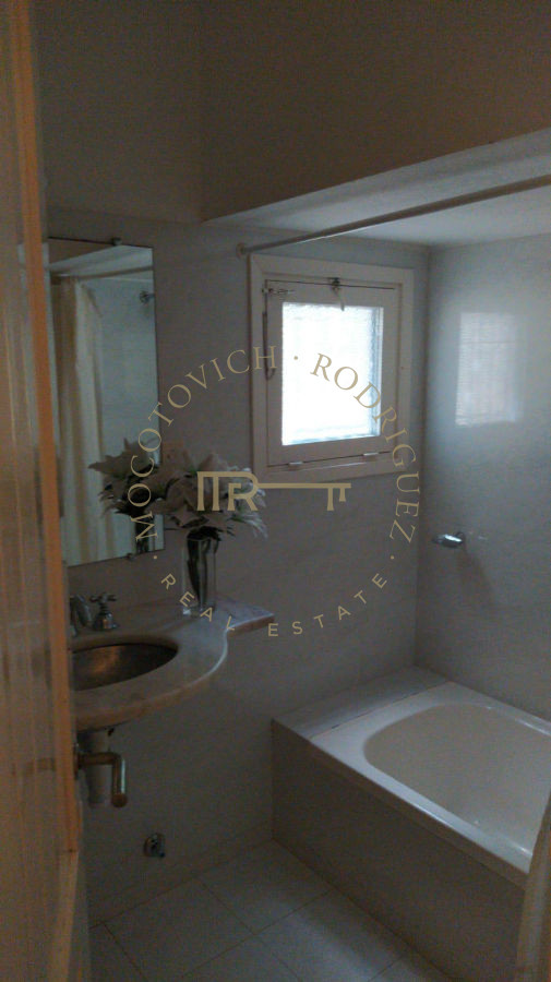 Casa ID.522 - Casa en venta de tres dormitorios Aidy Grill Punta del Este.