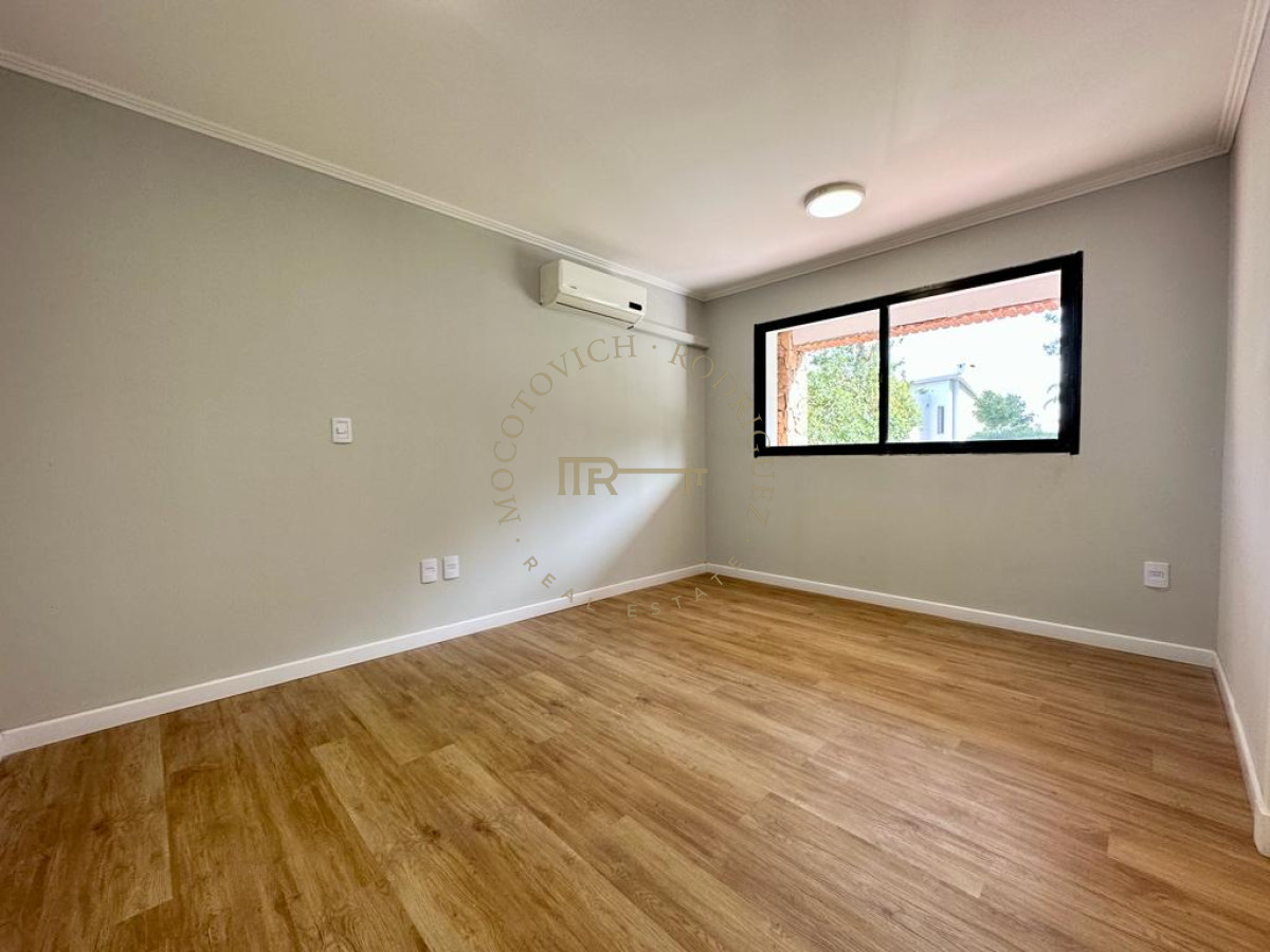 Casa ID.2322 - Casa en Barrio Privado 5 dormitorios venta 