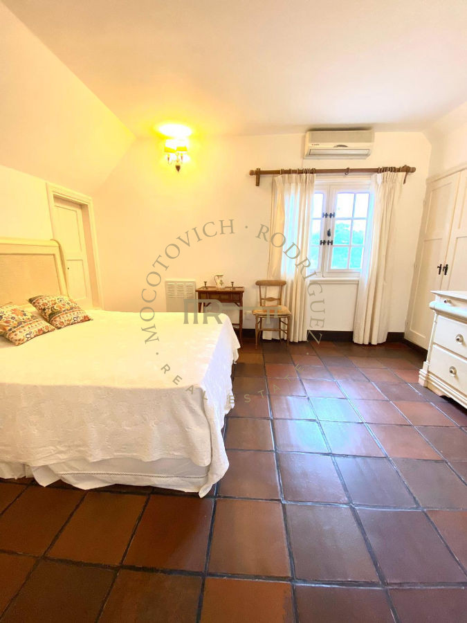 Casa ID.556 - chalet en venta zona Golf en Punta del Este
