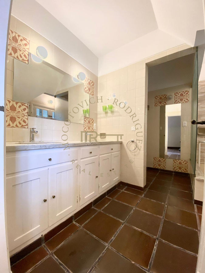 Casa ID.556 - chalet en venta zona Golf en Punta del Este