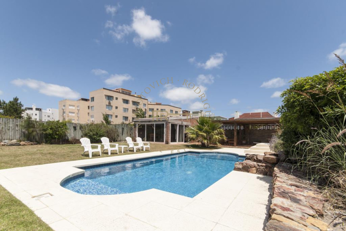 Casa ID.579 - Casa en venta. Pinares Punta del Este