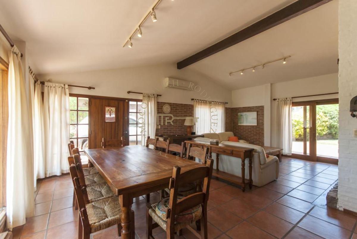 Casa ID.579 - Casa en venta. Pinares Punta del Este