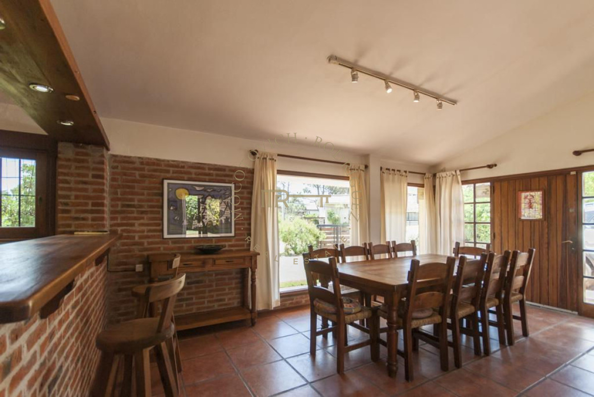 Casa ID.579 - Casa en venta. Pinares Punta del Este