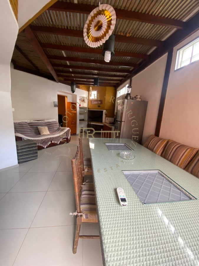 Casa ID.1898 - Venta y alquiler Casa en inmejorable ubicación 