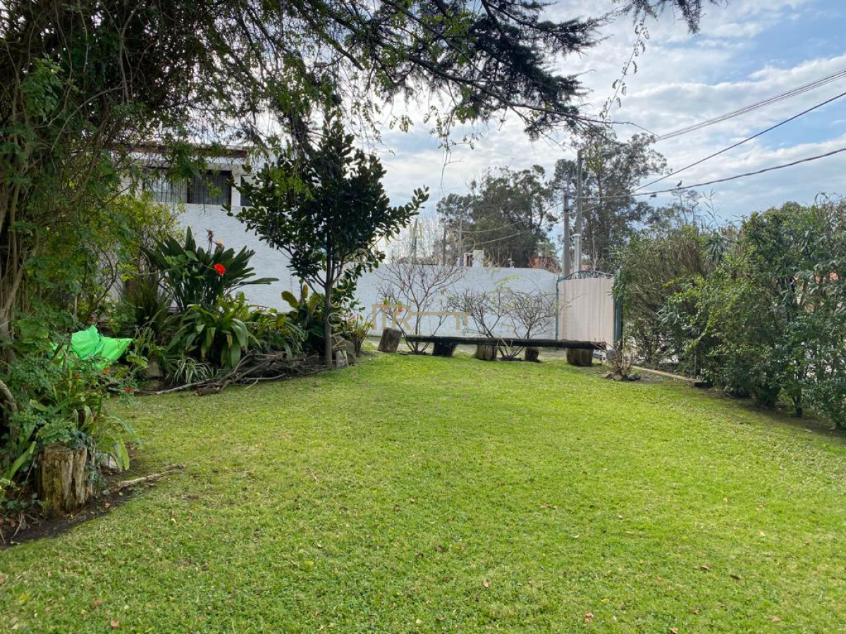 Casa ID.1898 - Venta y alquiler Casa en inmejorable ubicación 